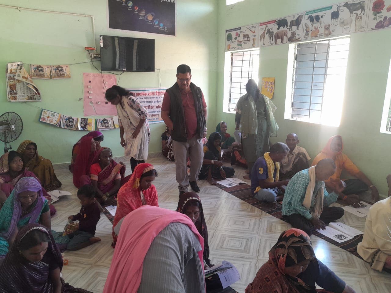 राष्ट्रव्यापी महापरीक्षा का उल्लास पूर्वक आयोजन : जब सास और बहु एक साथ परीक्षा देने पहुंचे