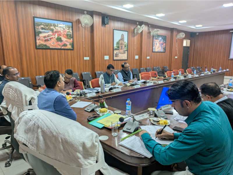 Strict decisions in the meeting of District Road Safety Committee : हेलमेट व सीट बेल्ट अनिवार्य, नियम तोड़ने पर सख़्त कार्रवाई के निर्देश